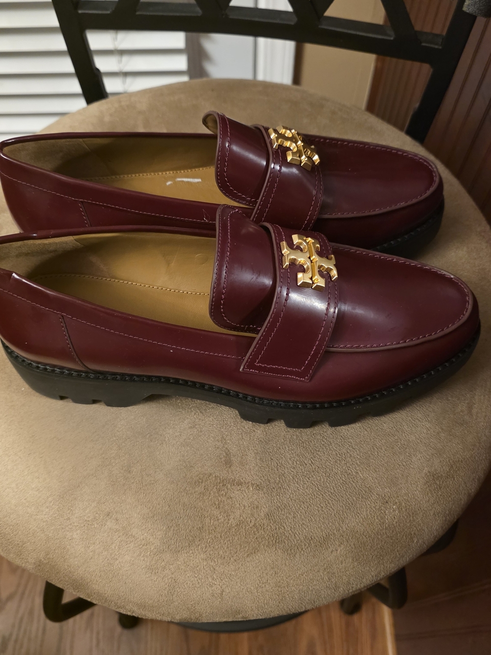 Tory Burch Burgundy Leather Loafers with Gold Logo - Picture 3 of 6